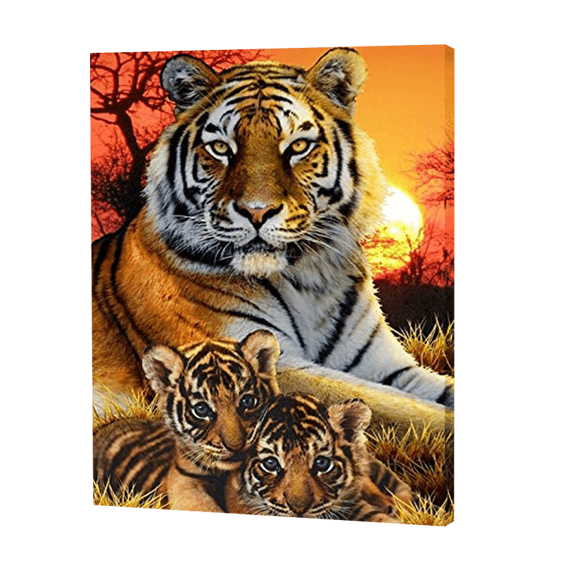 Tiger With Cubs | Diamond Painting